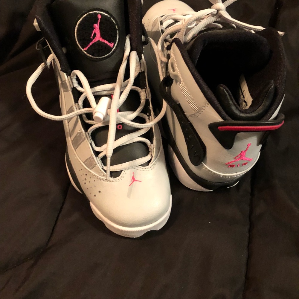 Nike’s - Picture 3 of 4